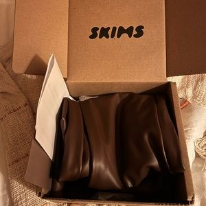 SKIMS LEATHER LEGGINGS